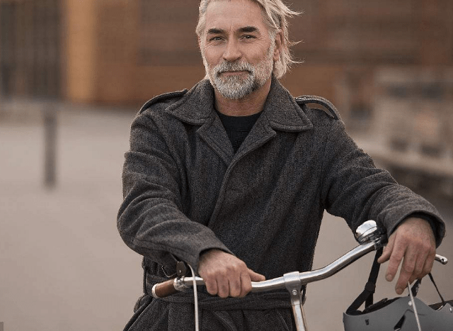 夜更 原创· 10-03 08:31 订阅 古人说,男人三十而立,四十不惑.