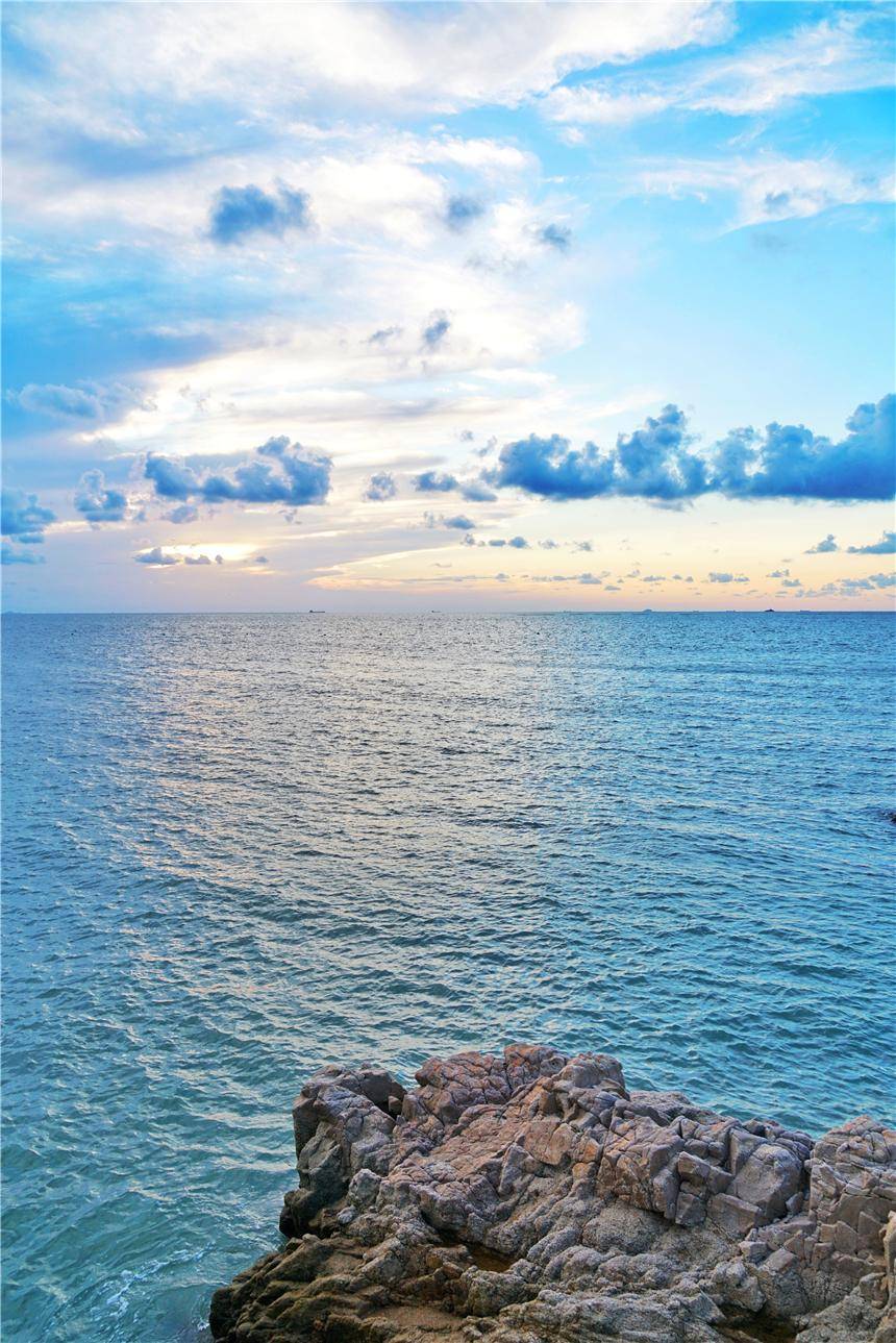 最美的风景在路上,在嵊泗,随意一个路边停下来就是风景,常年的海风