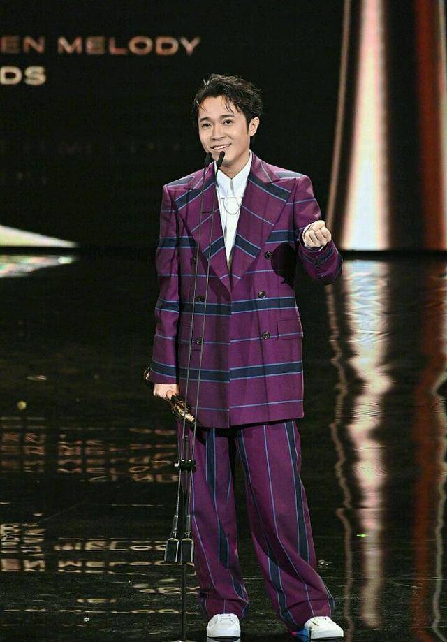 金曲奖吴青峰,魏如萱成歌王,歌后,梁静茹陪跑,邓紫棋获评审奖