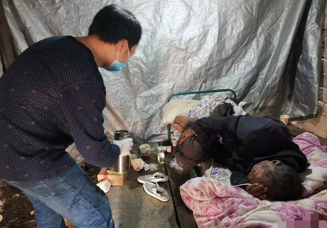 突发农民工身患重病没钱治病众人帮他追回四万元胡孝勇