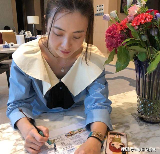 原创参观甘比香港的豪宅在家穿着跟普通人一样生活根本不像阔太