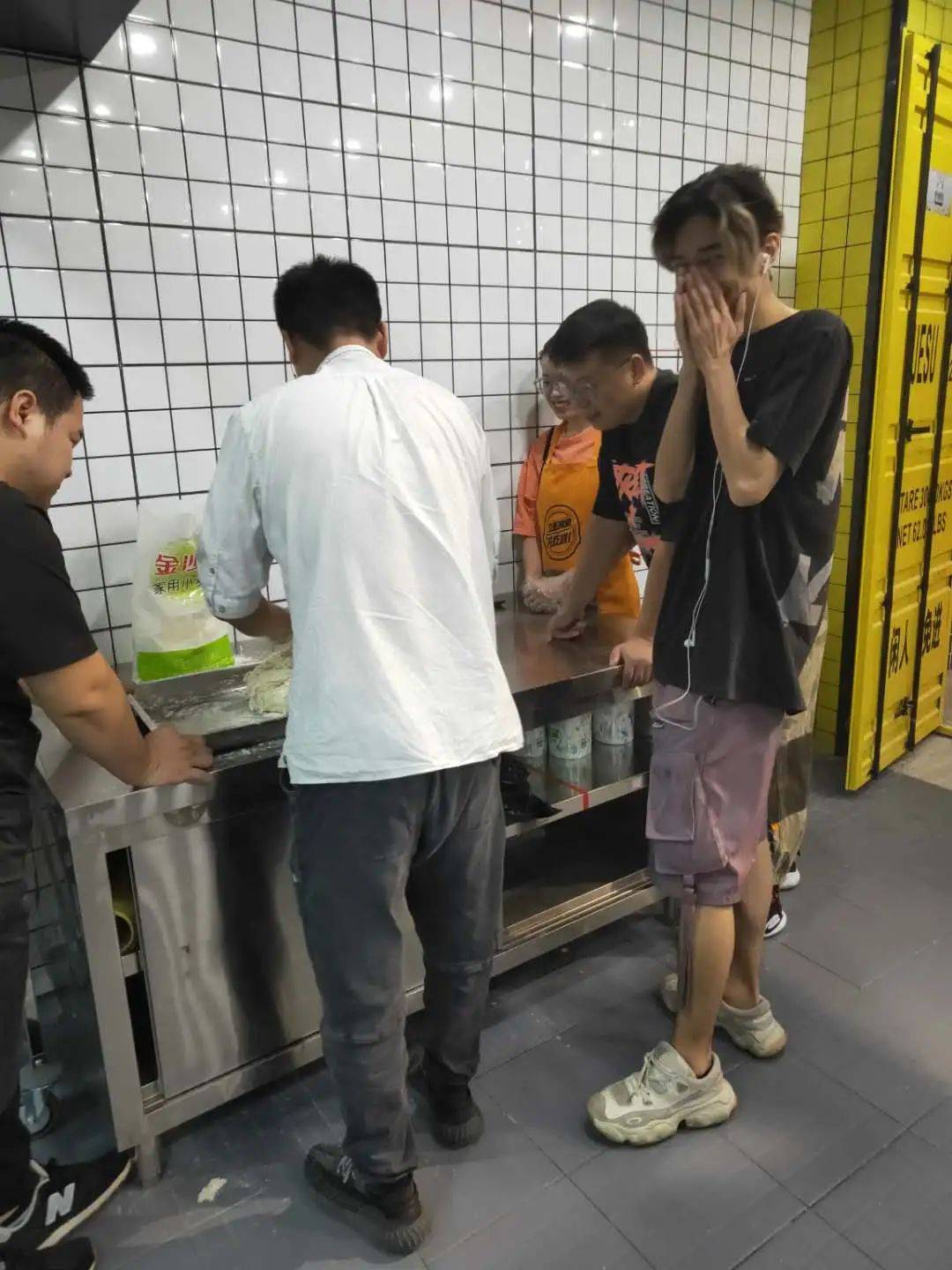 背影美食篇重大宣布浙江拓立奥园全体小伙伴以厨师c位出道通过这次
