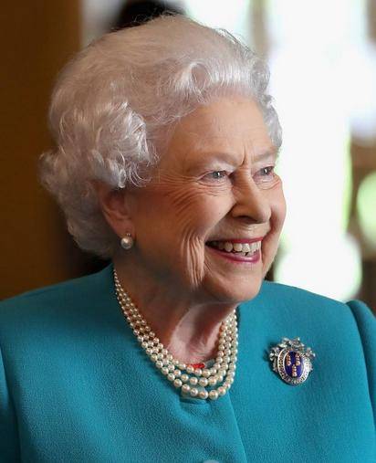 原创戴安娜的婆婆英女王日常起居时间点固定没人知道她啥时上厕所