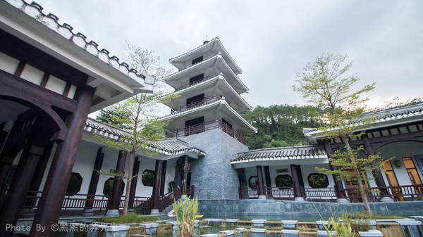 了解道家与佛家文化的同时,还可以入住这里的民宿,享受在都峤山闲情