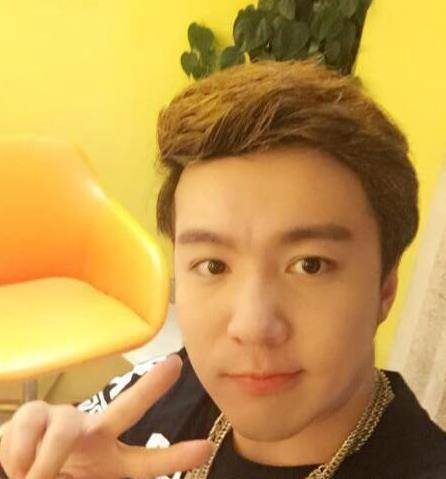 三毛孟智超16岁秃顶今头发茂密帅到认不出却赚不回植发钱