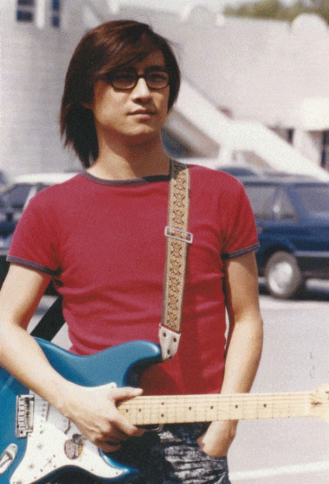 汪峰14年前旧照,长发搭皮裤子模样青涩,那一年19岁葛荟婕已为其产女