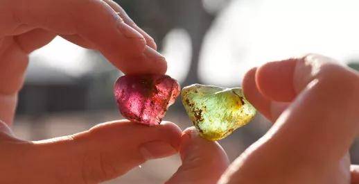 十月生日石：欧泊（Opal）与碧玺（Tourmaline）
