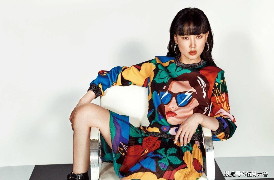 从姐姐到摔倒风波黄龄靠什么吸引你