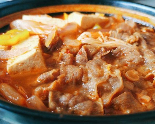 教你在家做泡菜肥牛锅,简单易学,好吃到停不下来