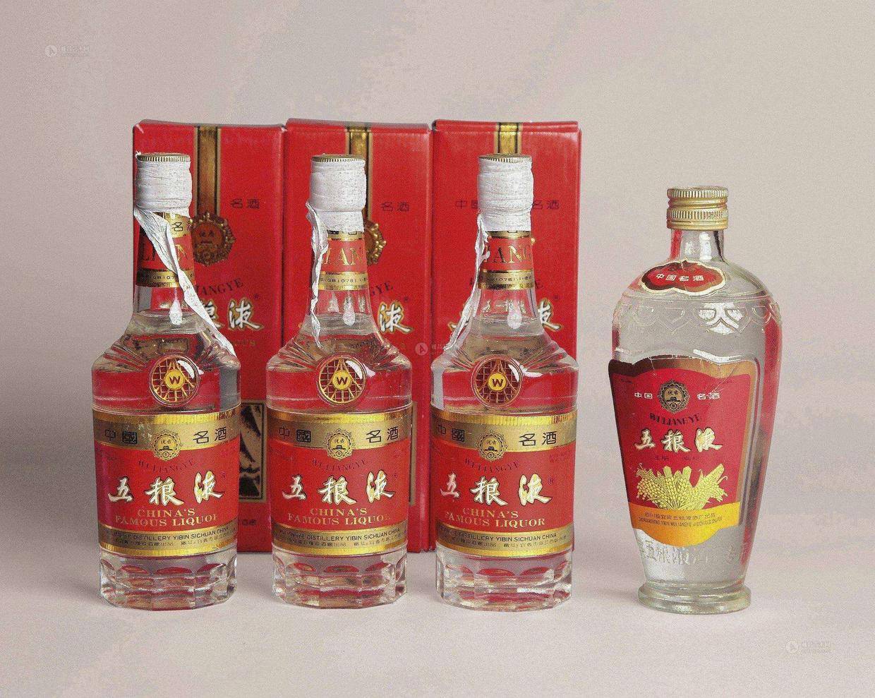 酱香型白酒喝浓香型白酒,哪个香型喝的人更多?