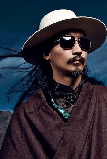 西藏不产绿松石，为什么人人都戴绿松石？