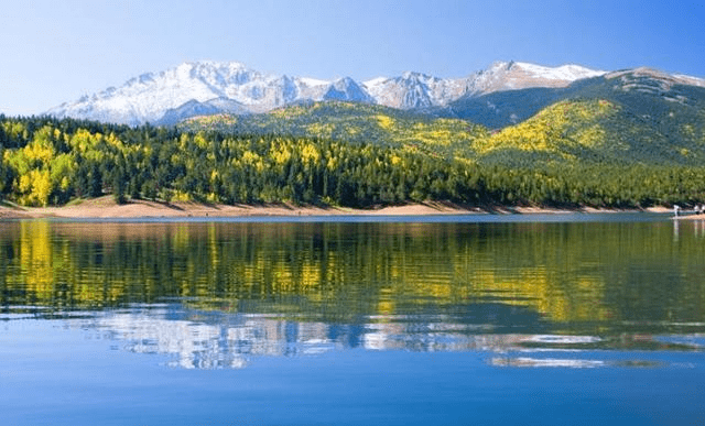 科罗拉多泉美国最美丽的城市之一