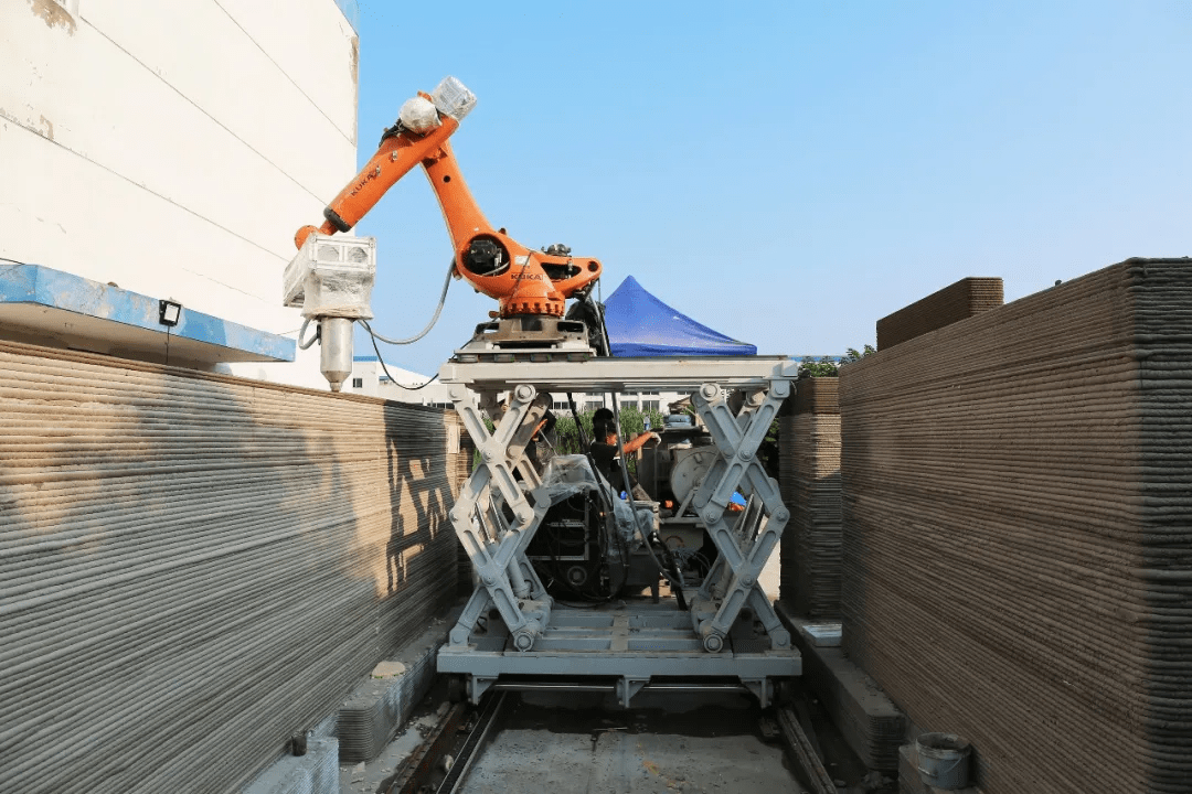 徐卫国教授团队研发"3d打印机器人",为低收入建造住宅