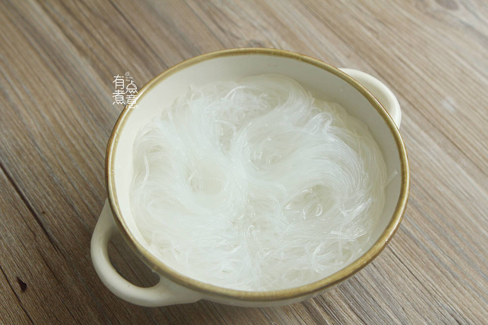 10元2斤蛤蜊,做一份秘制蛤蜊粉,又香又辣,上桌抢着吃,真香