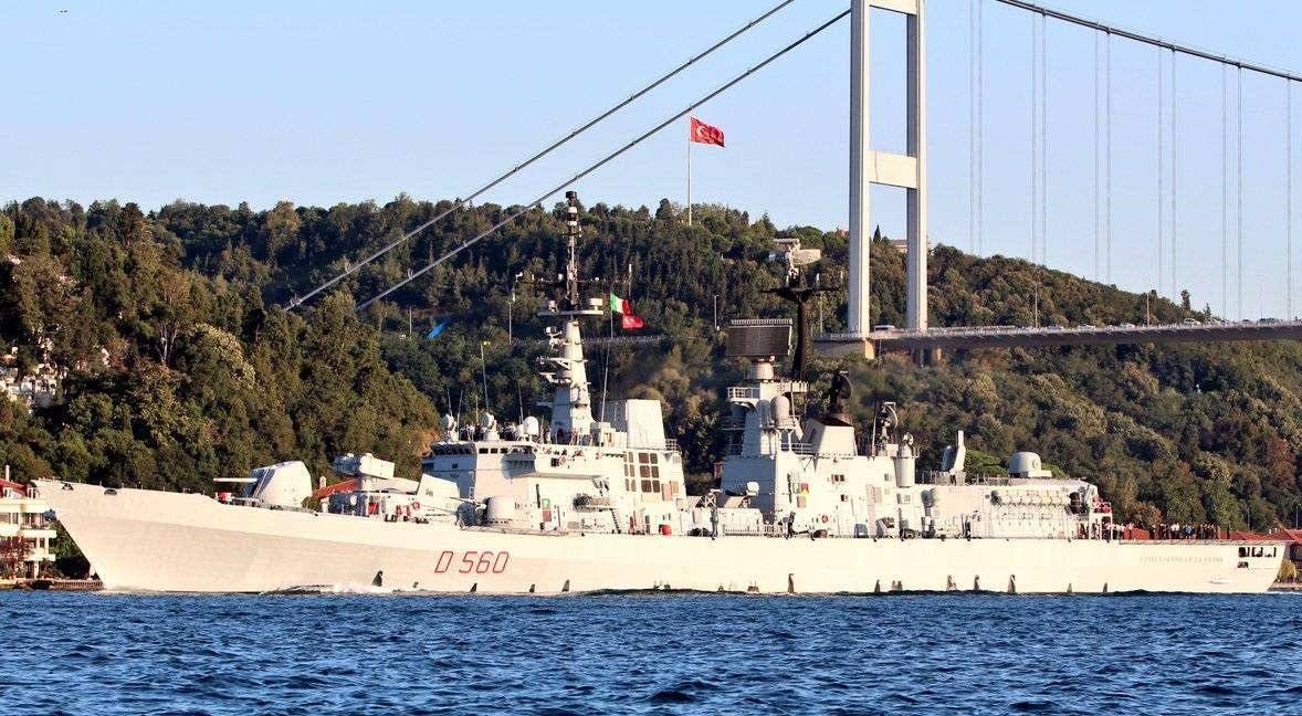 原创近防全靠大炮建成时就失去对手落寞的潘尼级驱逐舰