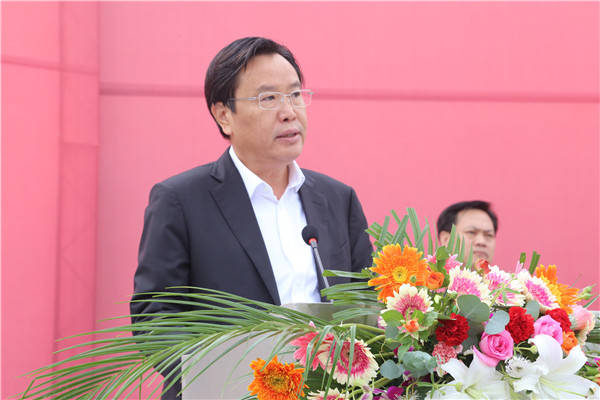 商丘市人大常委会副主任,民权县委书记姬脉常发表讲话