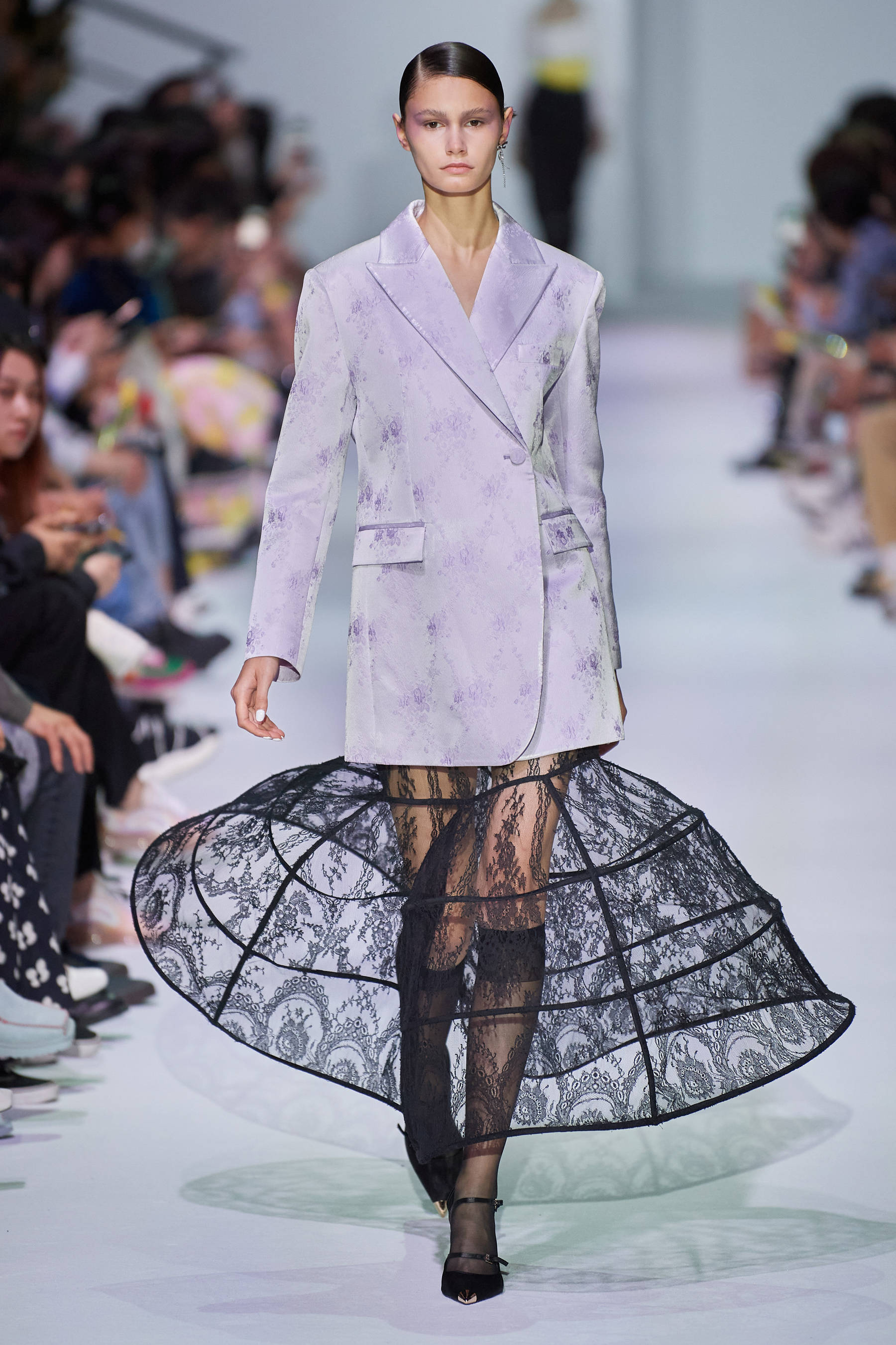 19世纪的 crinoline 裙撑结构以 蕾丝,真丝提花,tencel64 莱赛尔