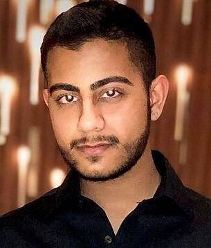 19岁的罗汉·阿罗拉(rohan arora)说:"这几个月来,政治显然已经被插入