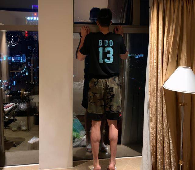 5消息!郭艾伦超长跟腱,阿联又有两部位手术,赵睿吴前互放狠话