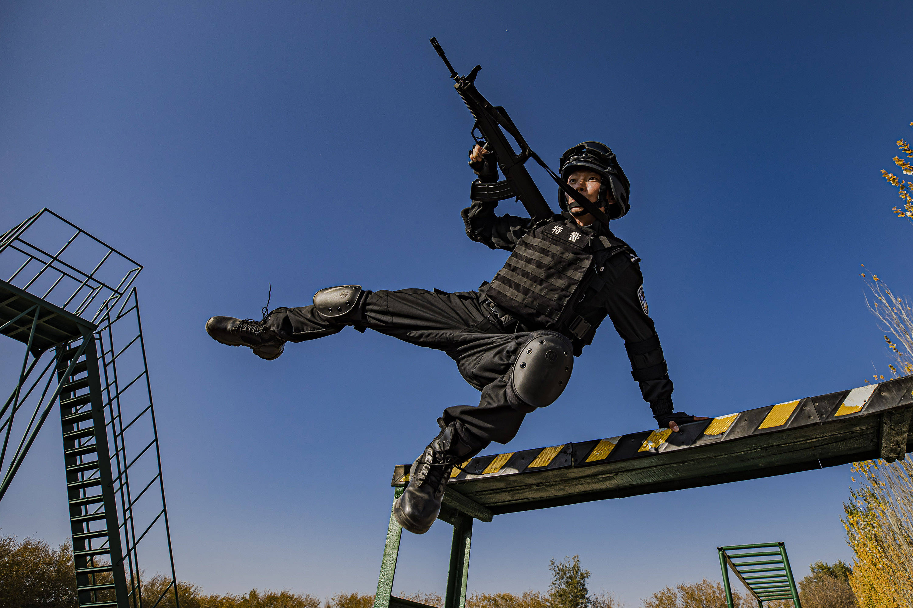 新疆武警特种部队图片