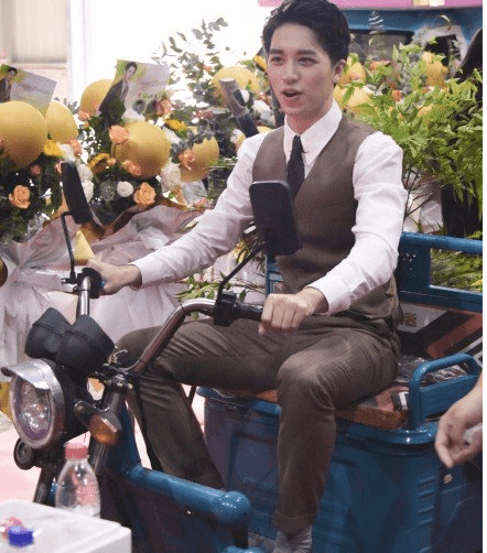 论许魏洲的"傻"!_三轮车