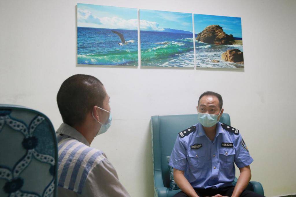 深圳监狱张朝佳:在高墙内奏响"放牛班的春天"_手机搜狐网