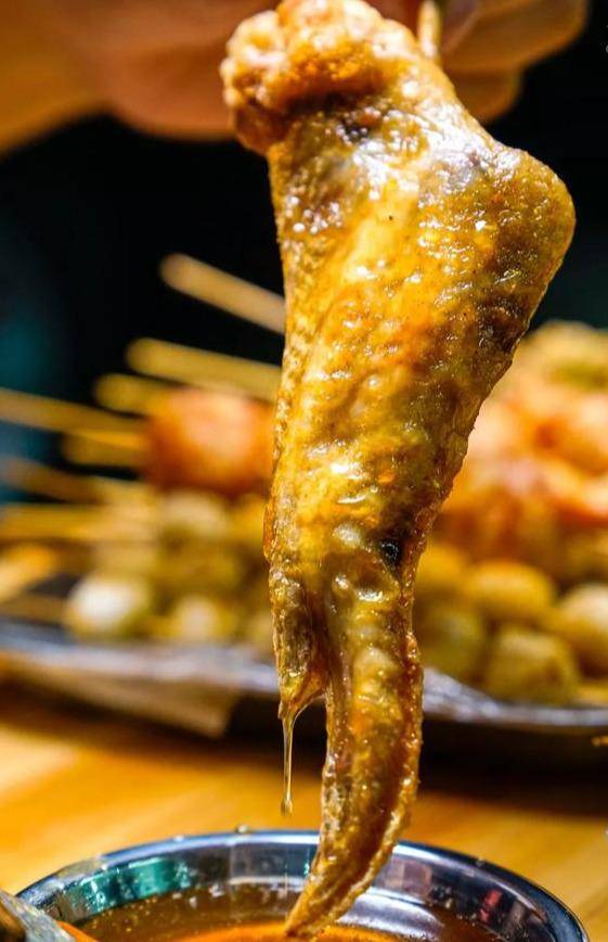 西乡这家开了21年的炸串小店,一直保持着食客最爱的味道