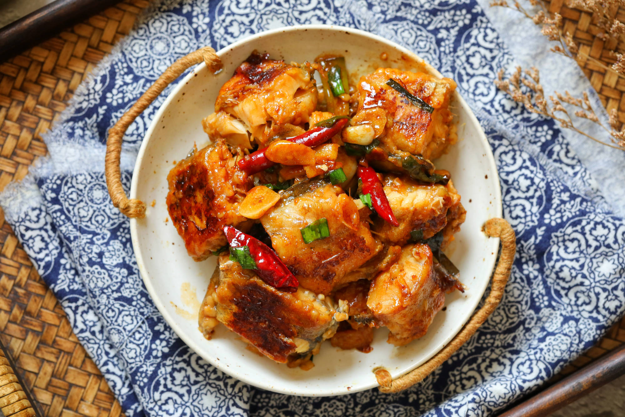 它比三文鱼蛋白质高,多给孩子吃,肉质鲜嫩补大脑,老百姓吃得起