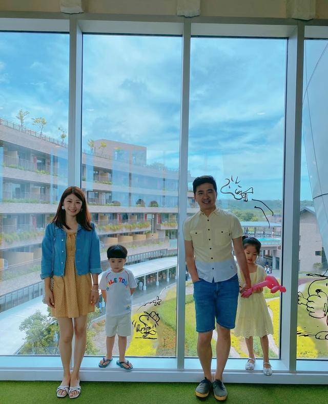 林志颖的弟弟妻儿被曝光儿女双双出境十分可爱难道林家的基因天生优秀