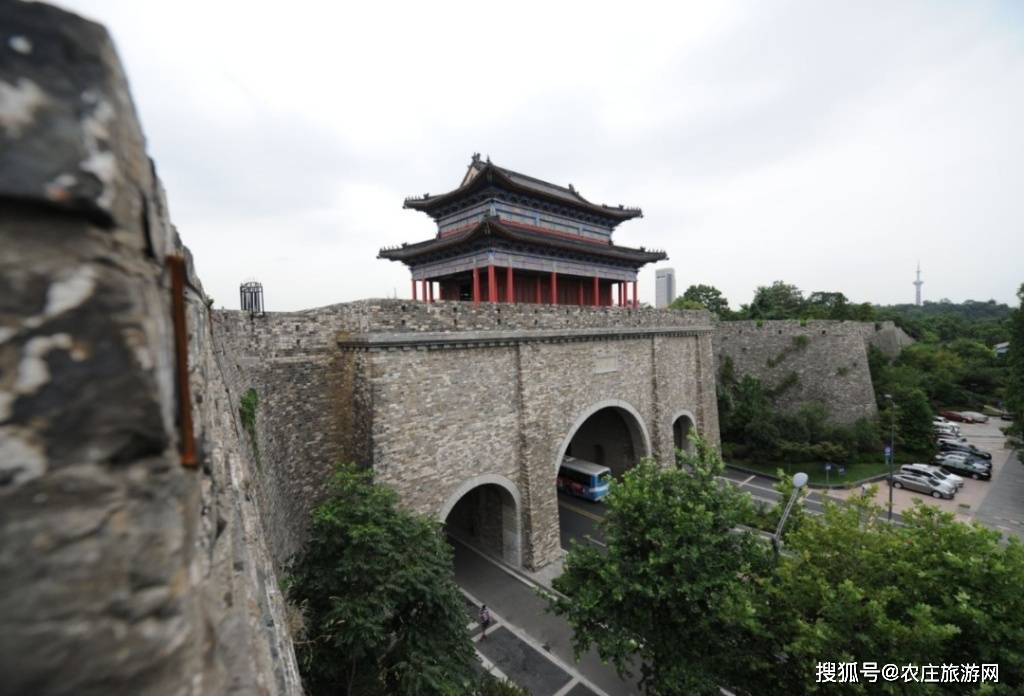 所周知,南京明城墙(指保存完好的明都城京城城墙)是世界现存规模最大