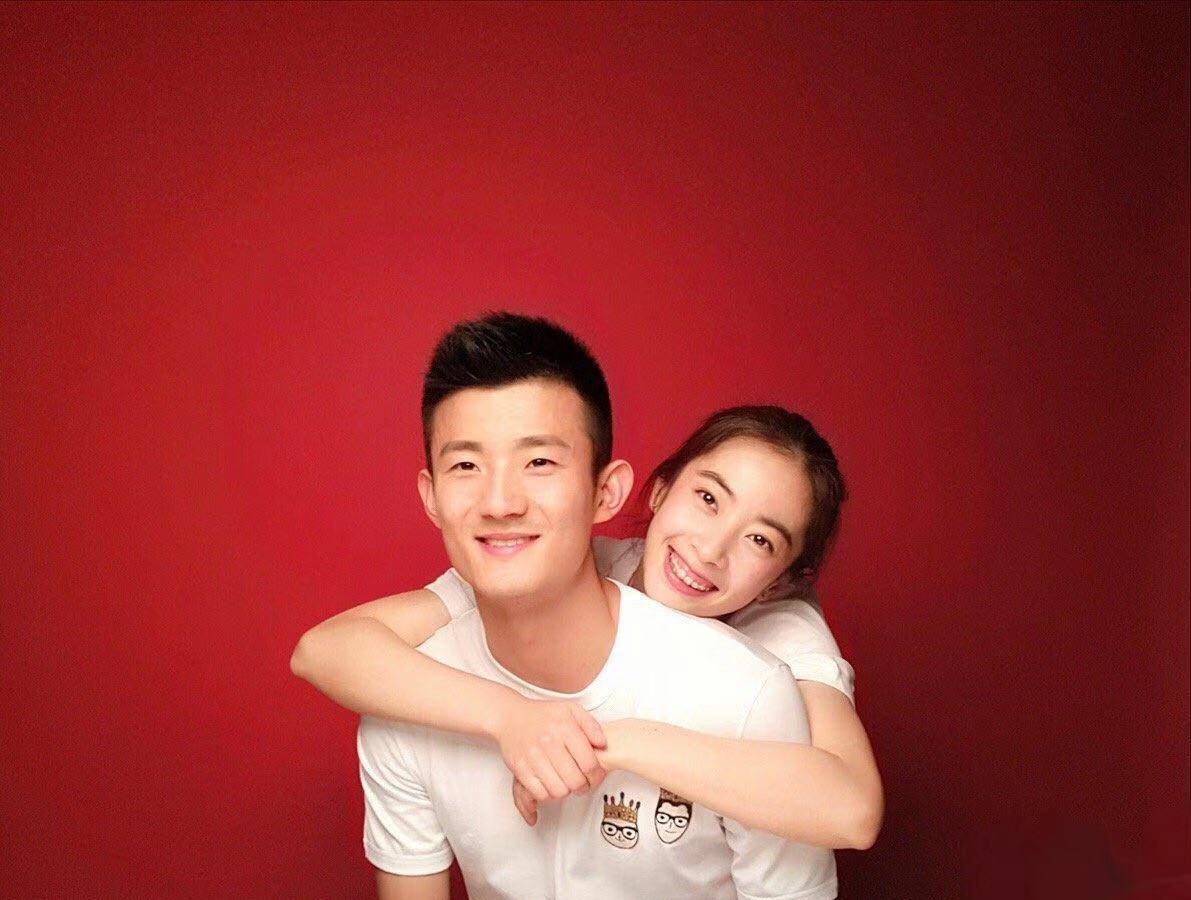 和奥运冠军老公相恋11年诞下儿子_王适娴