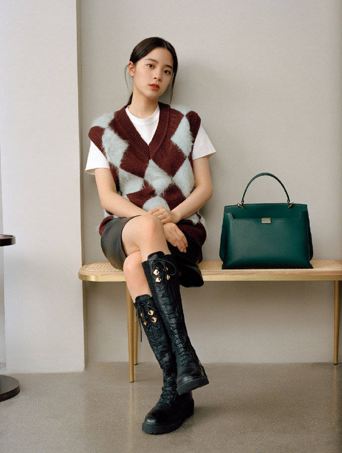 快来取走,欧阳娜娜的"甜酷风"穿搭指南,照着穿就足够时髦_风格