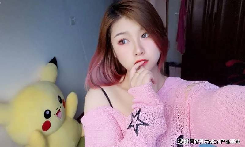 【丹东mcn产业基地新晋网红】眉梢眼角藏秀气,声音笑貌露温柔