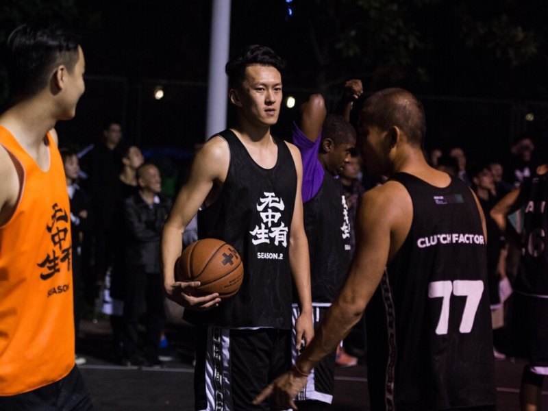 原创"草根球星"一年能赚多少钱?铁牛打一场球至少2千,还是友情价