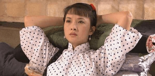 这部戏很经典,无论剧本还是演员的配置都是无可挑剔的,谢兰在演这部戏