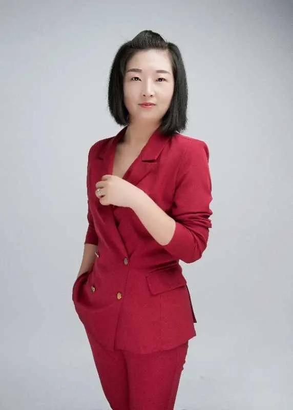 黄小琼达州天立学校鸿雁班班主任,语文老师在耕耘中收获在快乐中成长