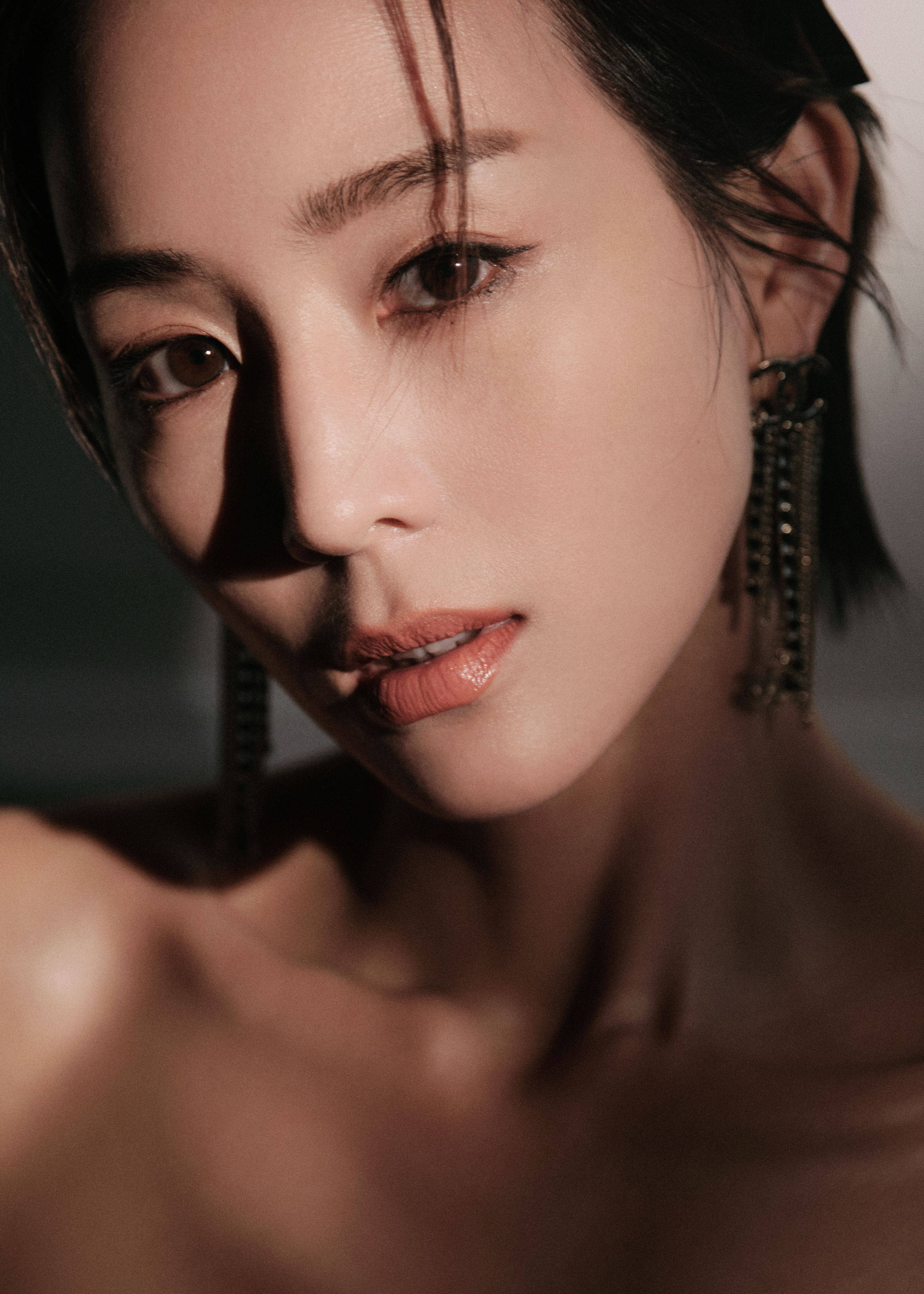 张钧甯出席elle风尚大典 精致隽美绽放时尚风格