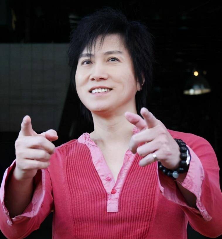 31年前他春晚一夜成名,靠一首歌40年赚9亿,死后创上亿价值_潘安邦