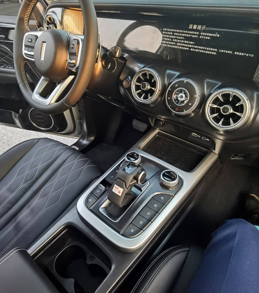 长城打造的长途穿越利器坦克300特别版实车到店外观媲美牧马人