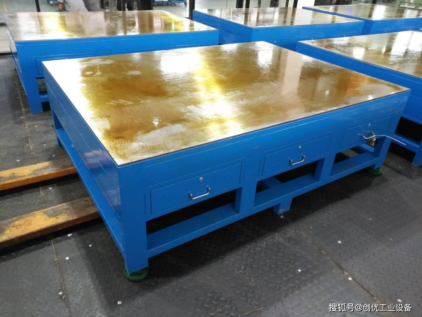 工具台和工具桌种类和参数_台虎钳