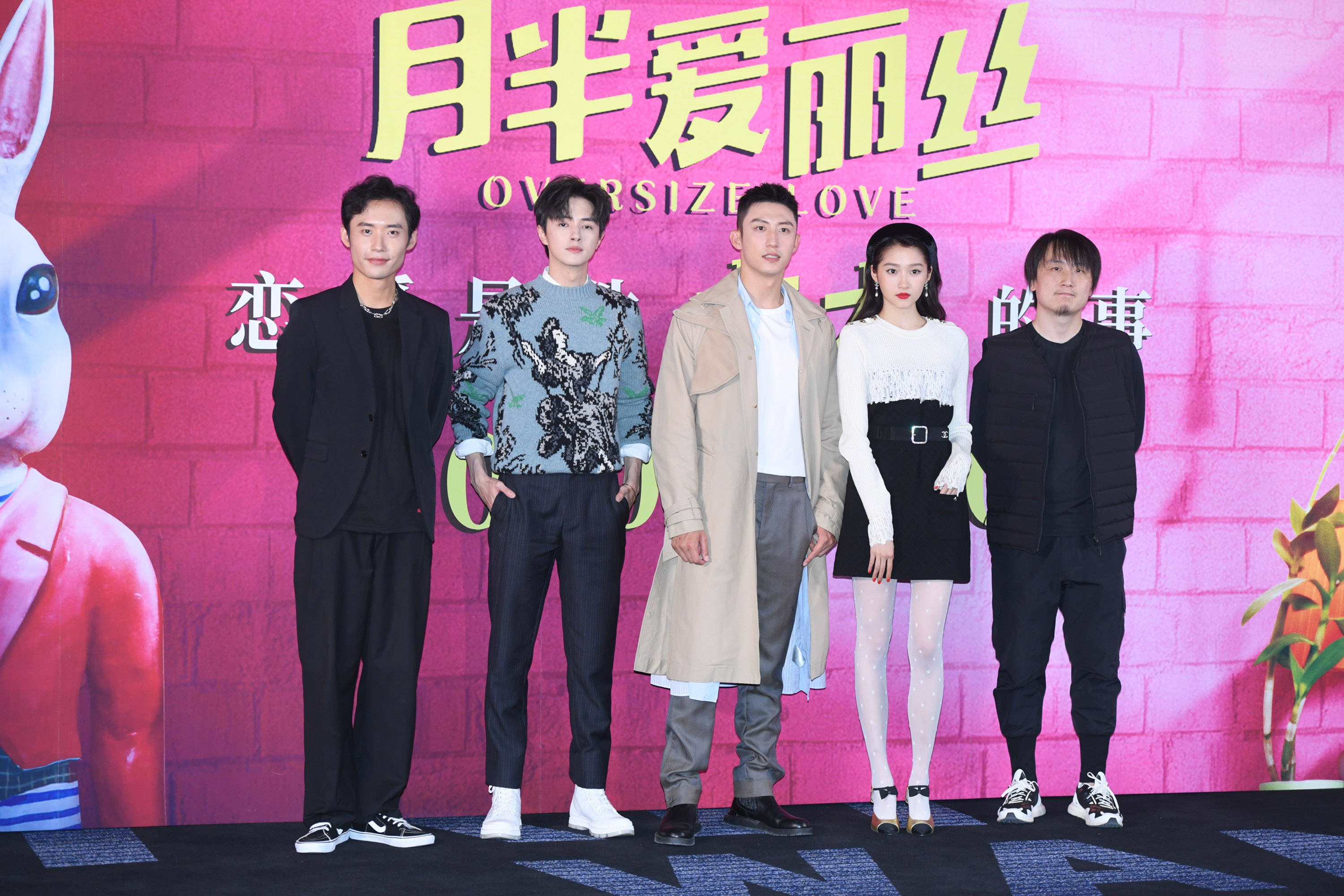 李新/视频)10月27日,由金依萌监制,关晓彤,黄景瑜领衔主演,官鸿特别