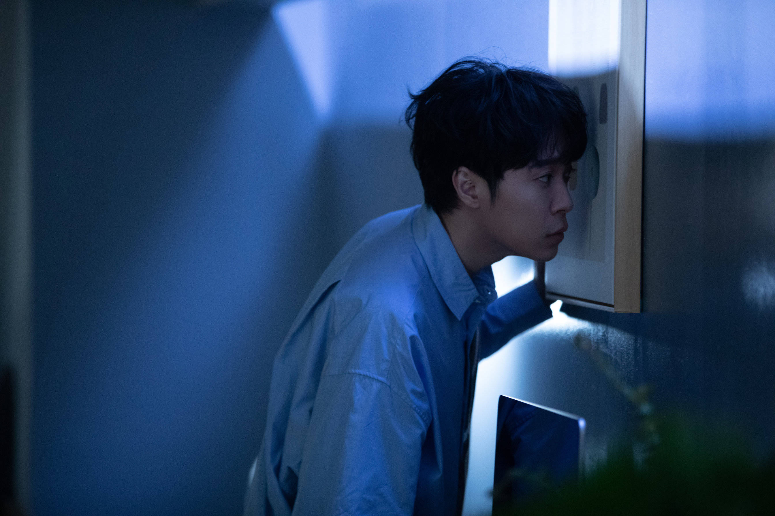 吴青峰《一点点》mv上线 具象"被偷窥的日常生活"_手机搜狐网