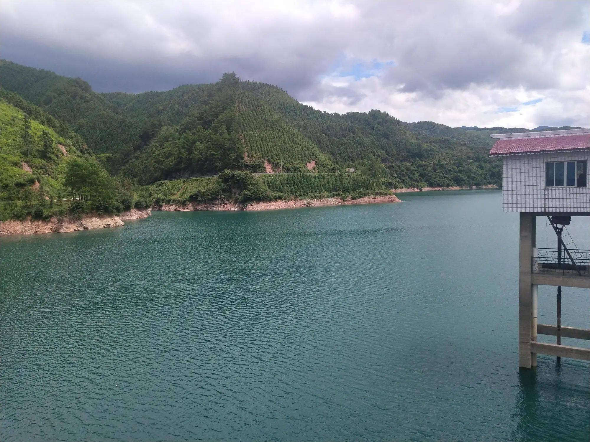 广西最大的水库图片