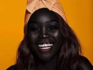 原创非洲最美的"黑色玫瑰",颜值身材很亮眼,网友:自信的人最漂亮