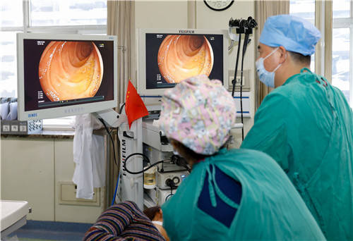北京大学首钢医院成功开展京西地区首例小肠镜检查_内镜中心