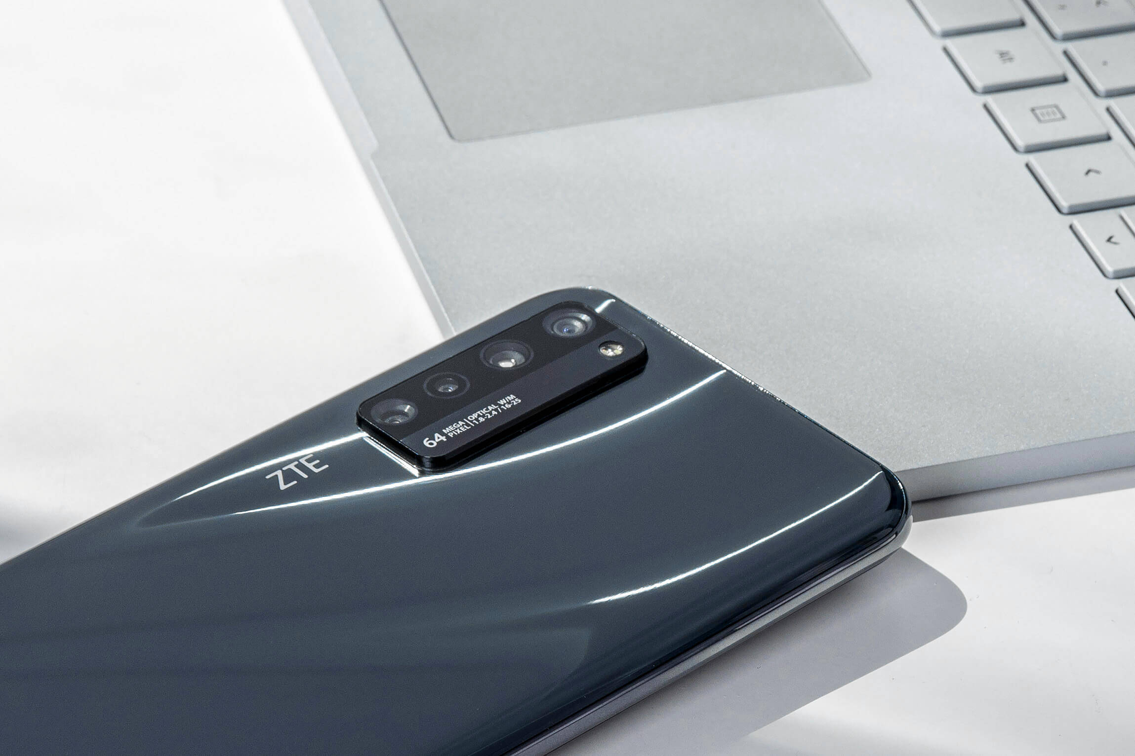 藏的好拍得清,这就是中兴a20的屏下摄像