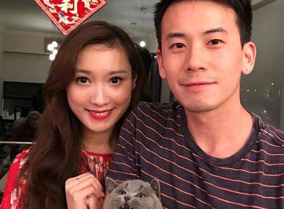 69岁石修一家四口聚餐,与妻子相恋51年仍恩爱,主持