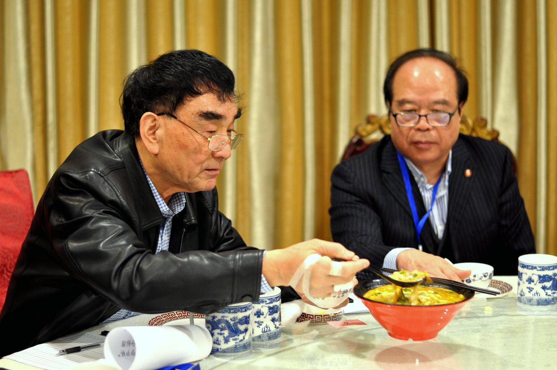 左姚炎立老师,右王天喜老师