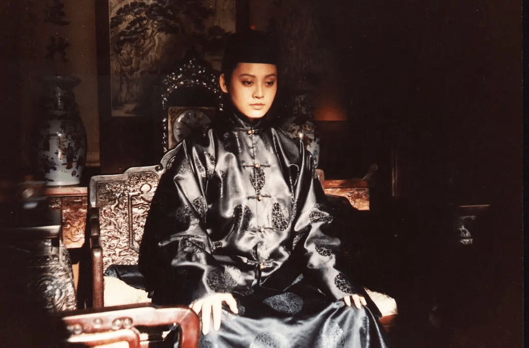 48岁的宁静身材比20几岁还好蜜腿马甲线一个不少