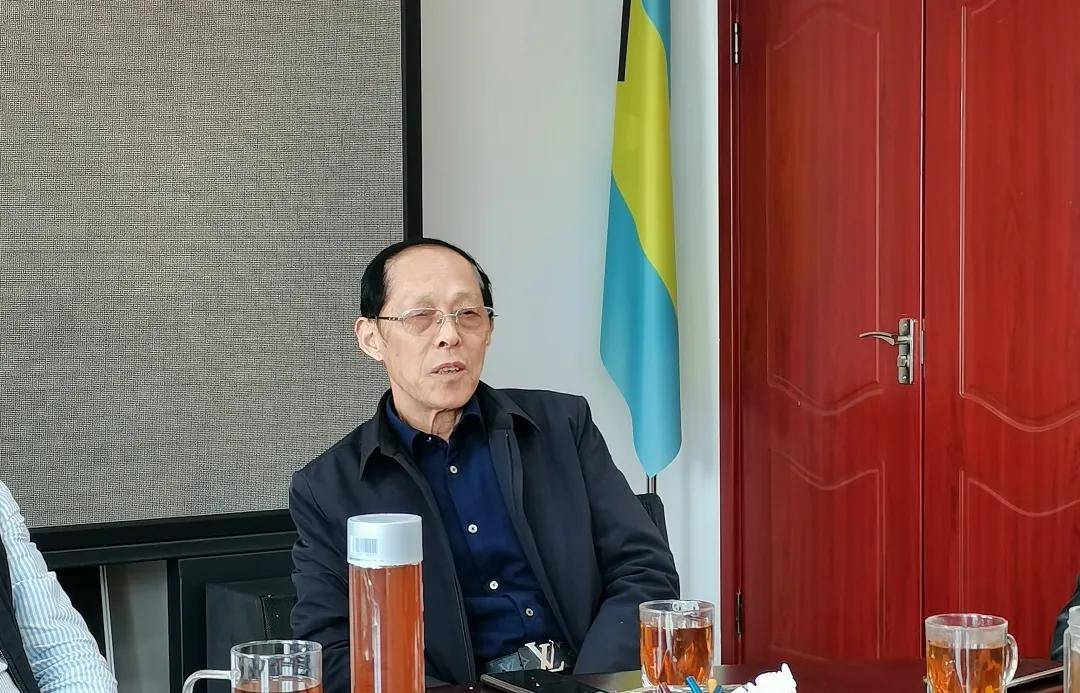 湖南农业大学茶学系原主任唐和平教授指出湖南黑茶的发展趋势:标准化